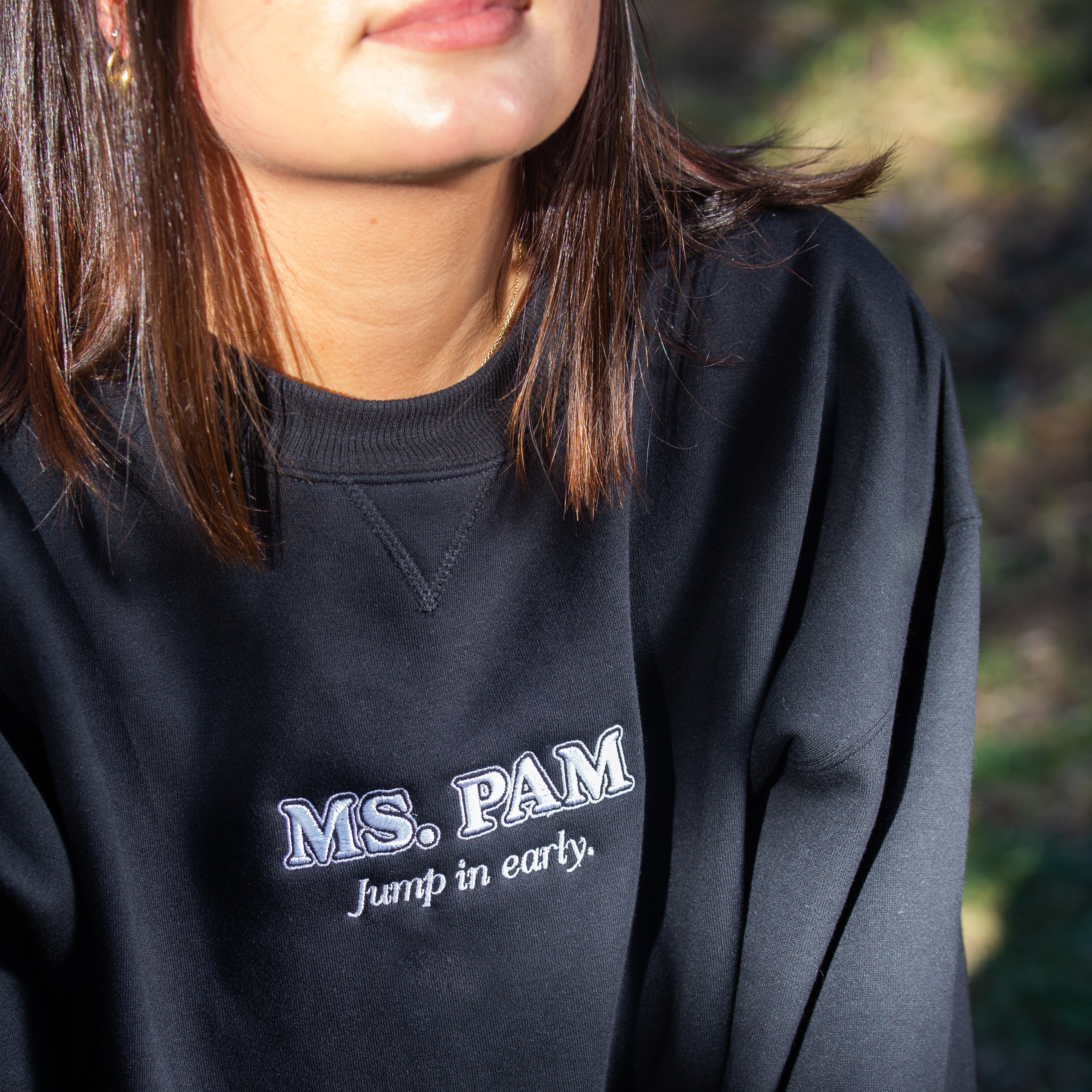 BLACK CREWNECK