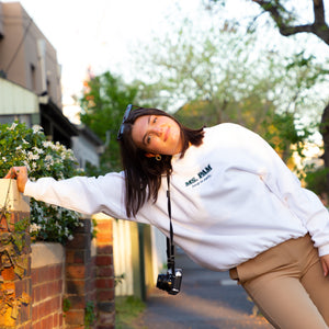 WHITE CREWNECK