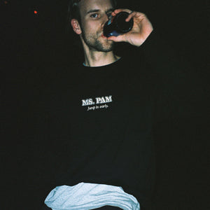 BLACK CREWNECK